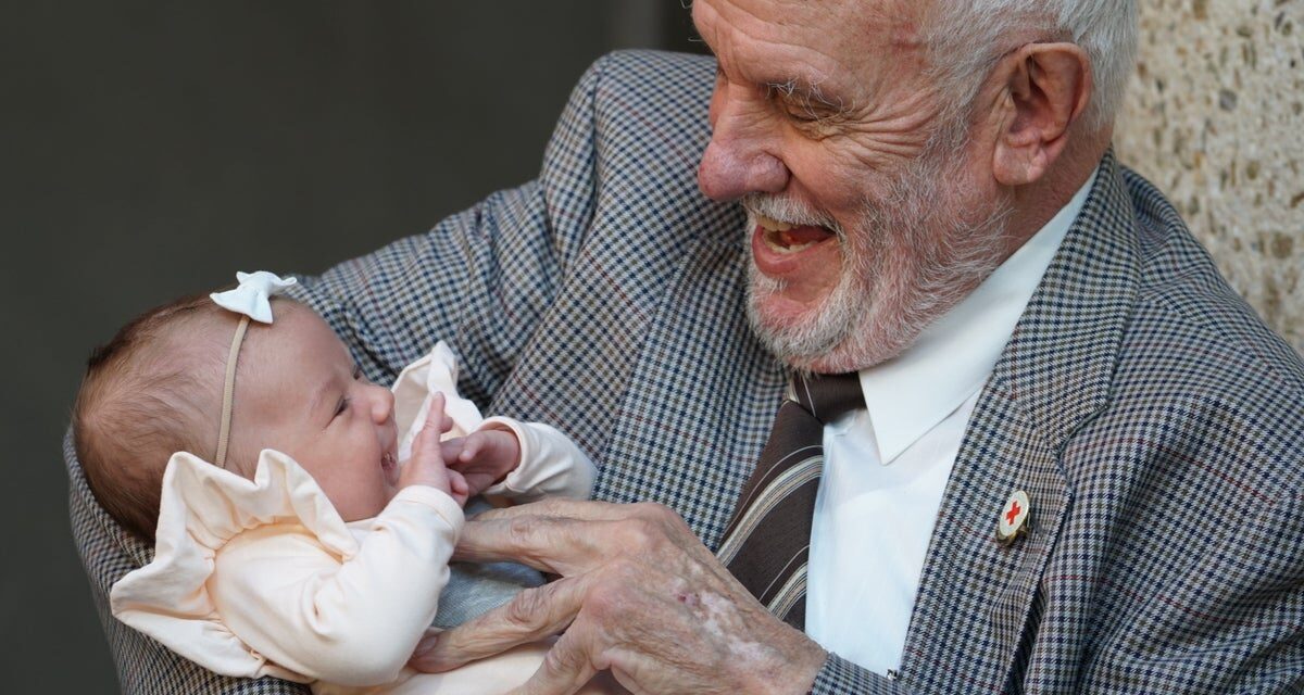 ‘Man with a golden arm’: Australian whose rare blood helped save millions of babies dies at 88