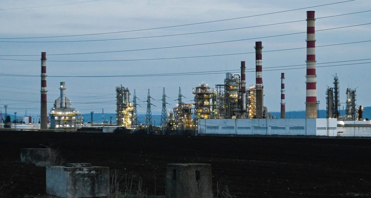 Ukraine-Russia war latest: Bulgaria to seize Russian refinery after Putin issues nuclear weapons test order
