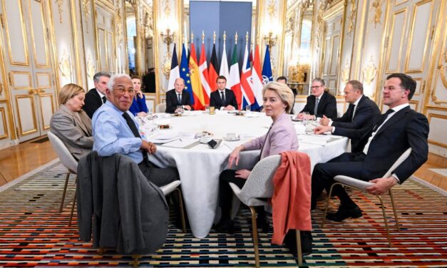 UK and France Seal New Ukraine Security Pact as the U.S. Takes Lead on Ceasefire Enforcement