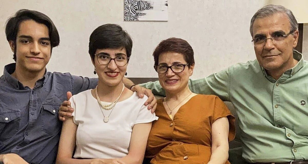 Leading Iranian human rights lawyer Nasrin Sotoudeh detained in Tehran