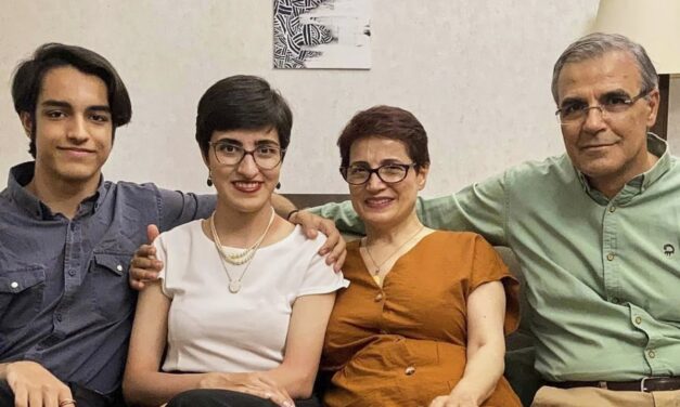 Leading Iranian human rights lawyer Nasrin Sotoudeh detained in Tehran