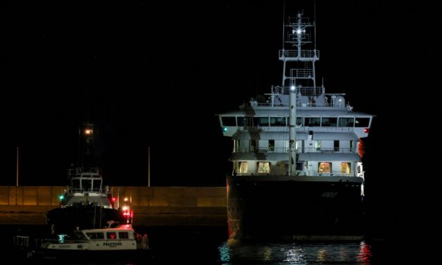 Hantavirus latest: Cruise ship arrives in Tenerife as UK sends plane to evacuate passengers